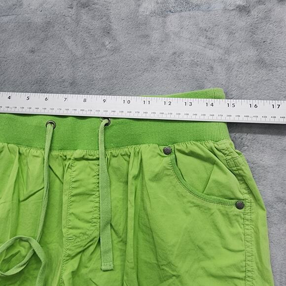 Roz&Ali Shorts Womens 12 Green Casual Shorts Drawstring Roll Tab Hem Pockets - Picture 8 of 10